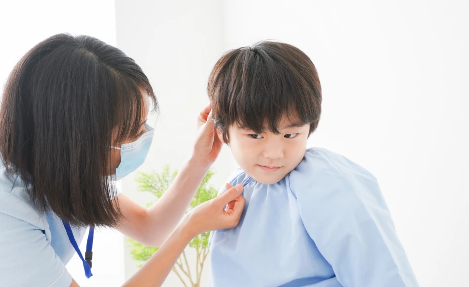 耳垢があれば取ります